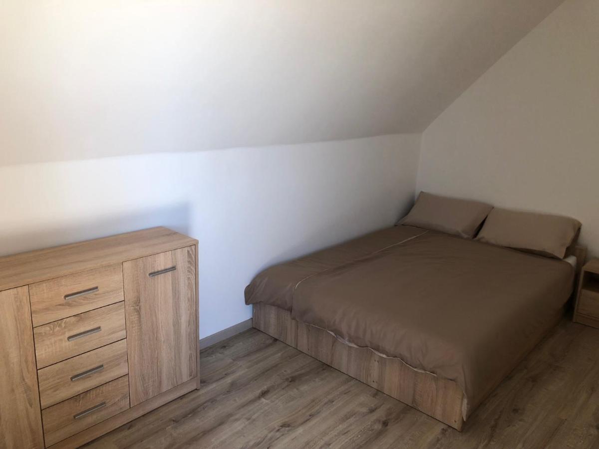 Pupos Apartman Сиглигет Екстериор снимка